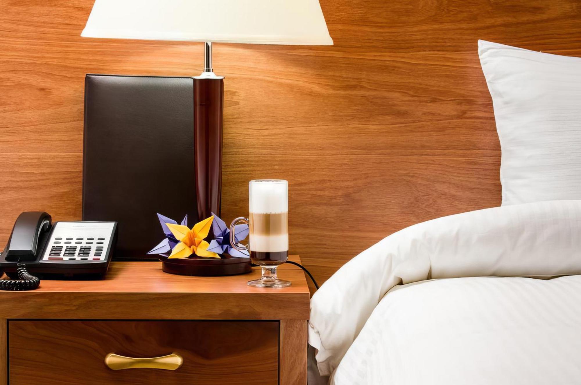 Iris Hotel Almatı Dış mekan fotoğraf