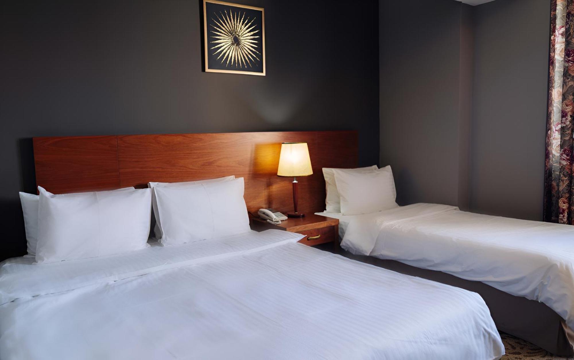 Iris Hotel Almatı Dış mekan fotoğraf