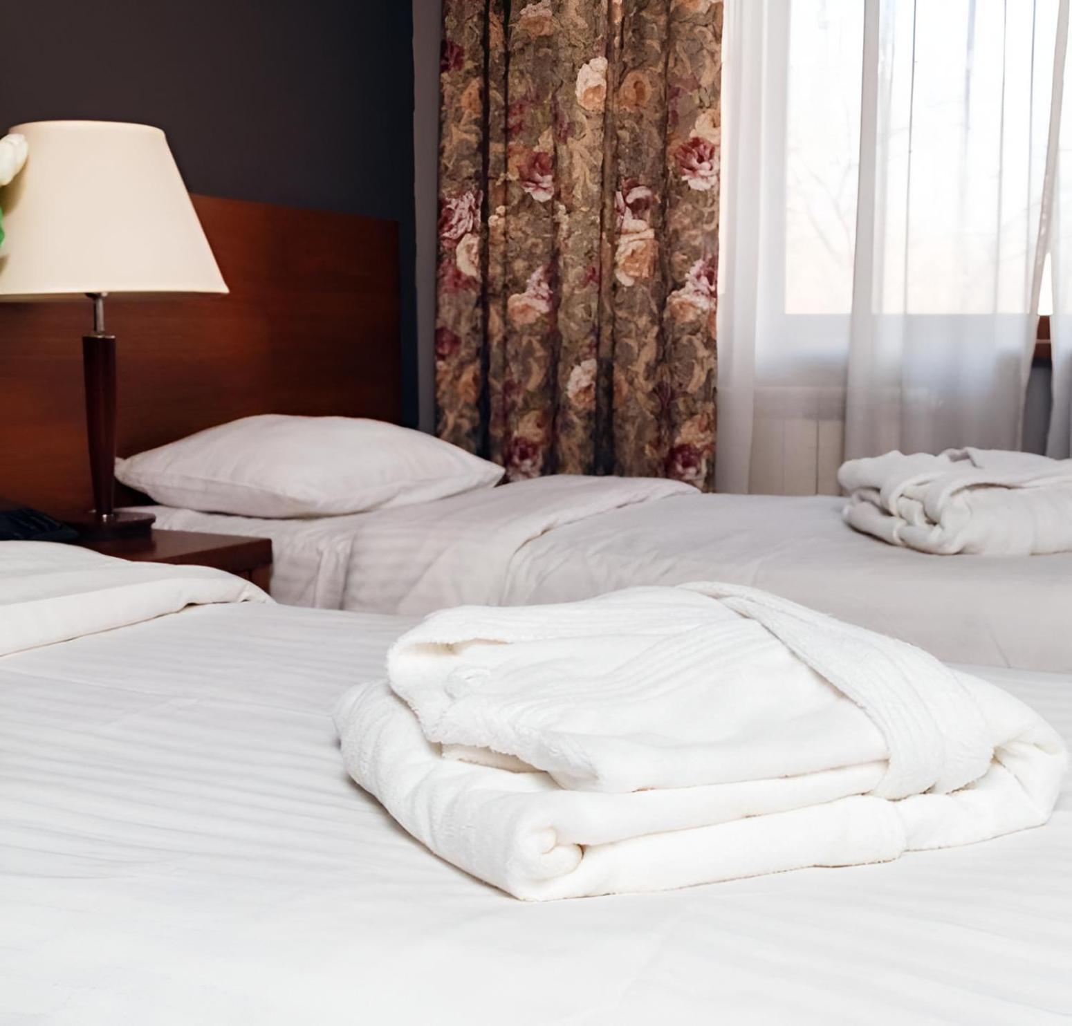 Iris Hotel Almatı Dış mekan fotoğraf